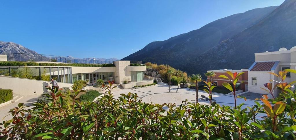 The Seaside Gem Donji Morinj Exterior photo